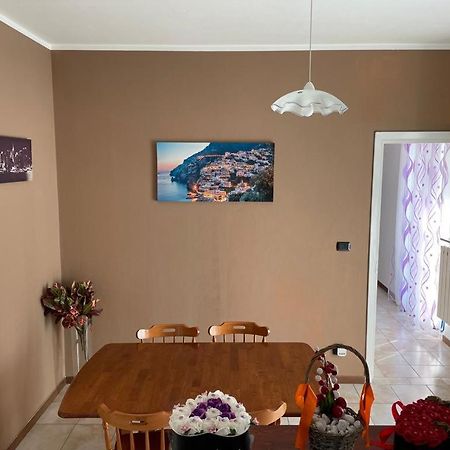 Appartamento Con Tre Camere - Zona Centrale Alessandria Bagian luar foto