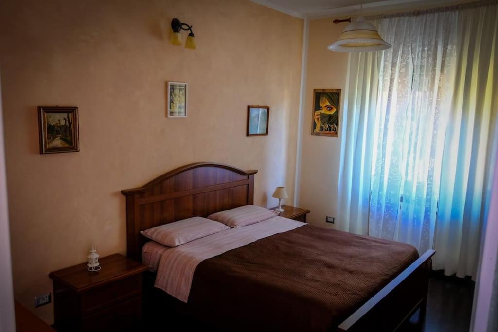 Appartamento Con Tre Camere - Zona Centrale Alessandria Bagian luar foto