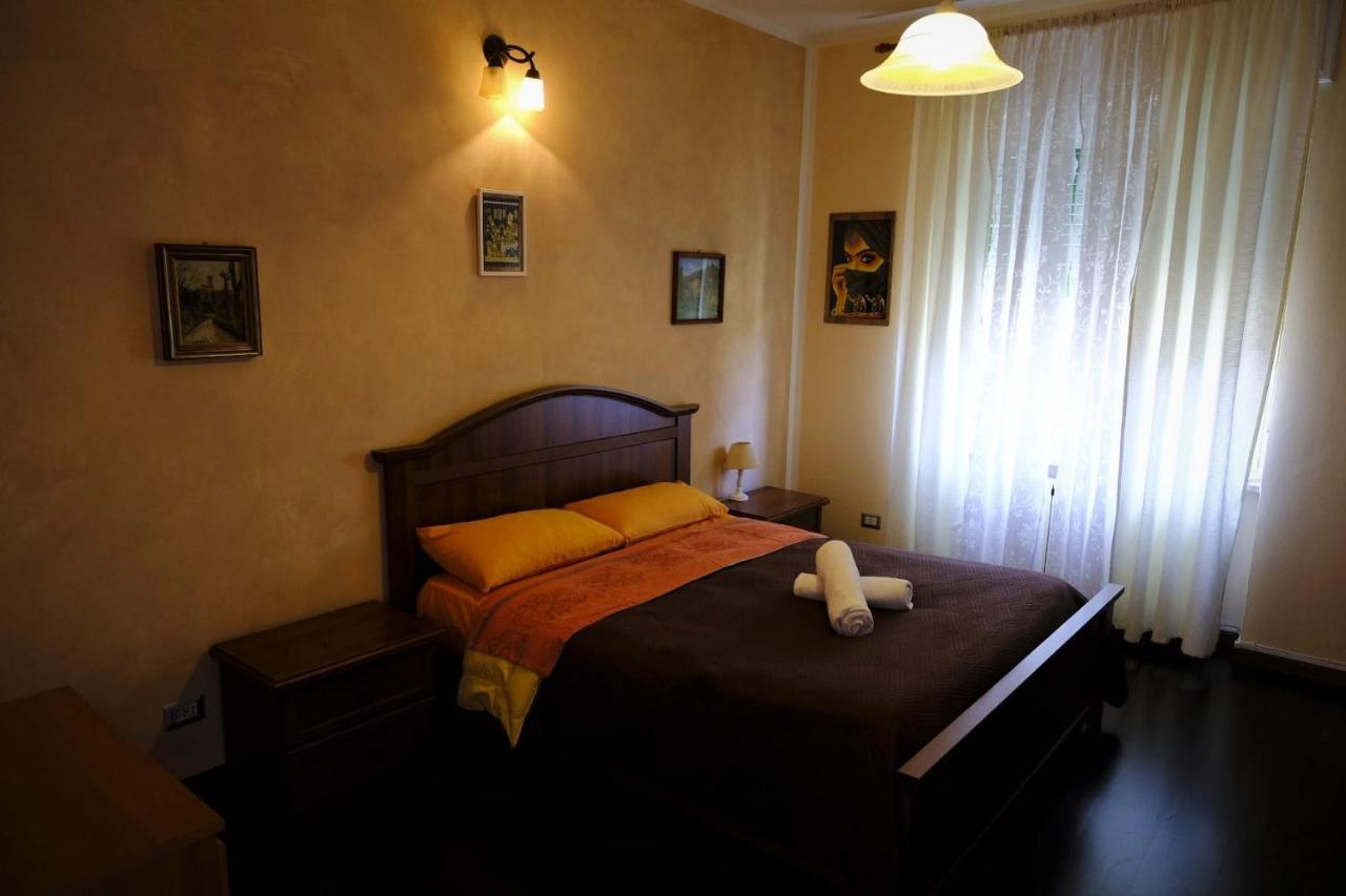 Appartamento Con Tre Camere - Zona Centrale Alessandria Bagian luar foto
