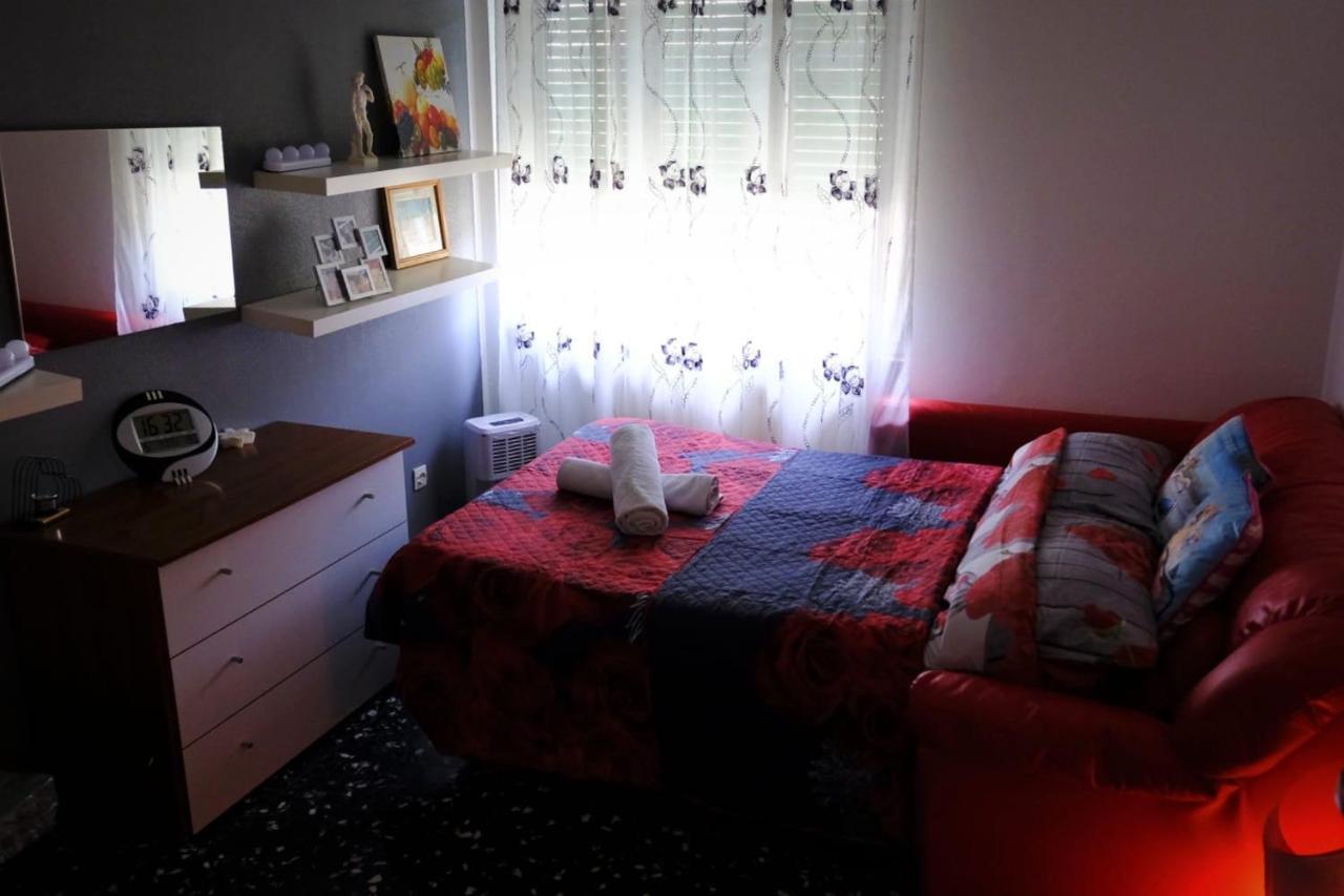 Appartamento Con Tre Camere - Zona Centrale Alessandria Bagian luar foto